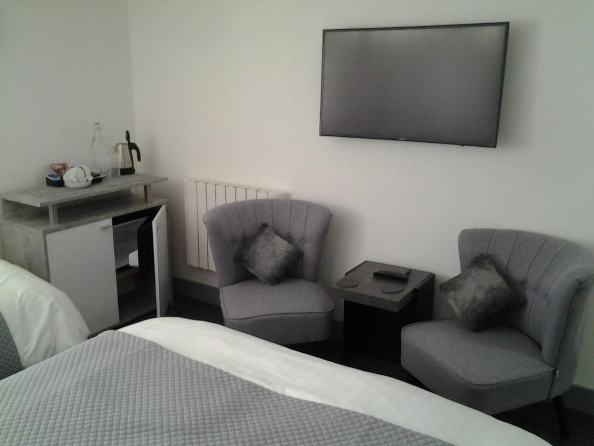 Lady Charlotte Guest Rooms Triple Rooms Dowlais 외부 사진